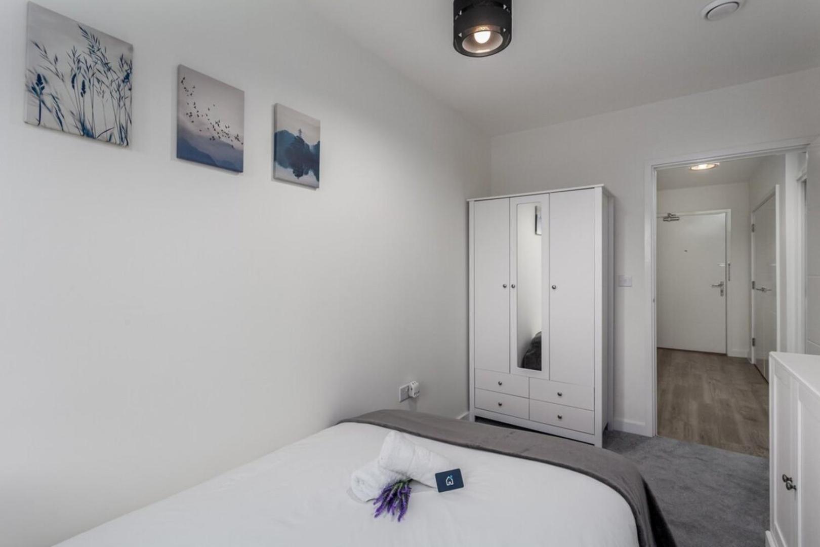 Classy Cricklewood Home ลอนดอน ภายนอก รูปภาพ