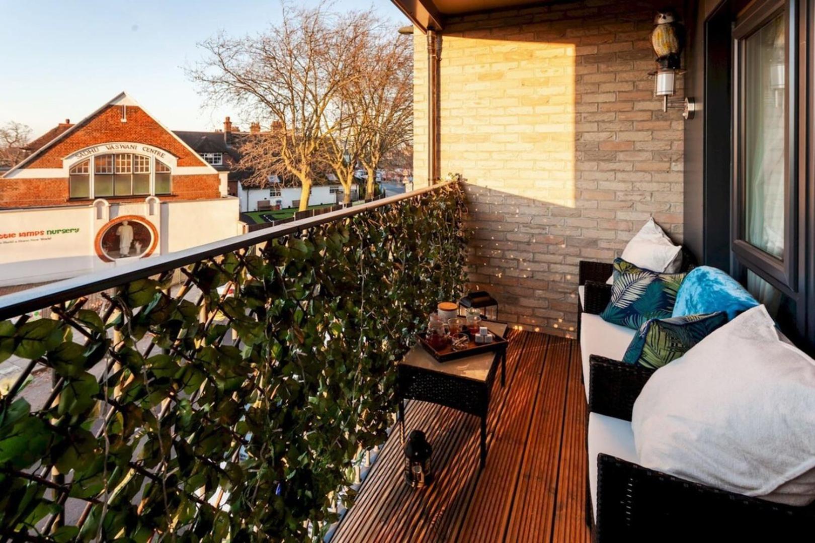 Classy Cricklewood Home ลอนดอน ภายนอก รูปภาพ