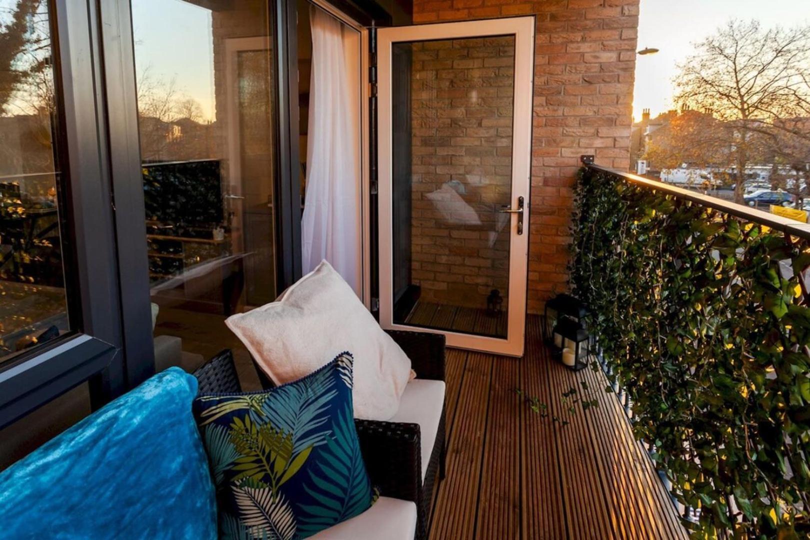 Classy Cricklewood Home ลอนดอน ภายนอก รูปภาพ
