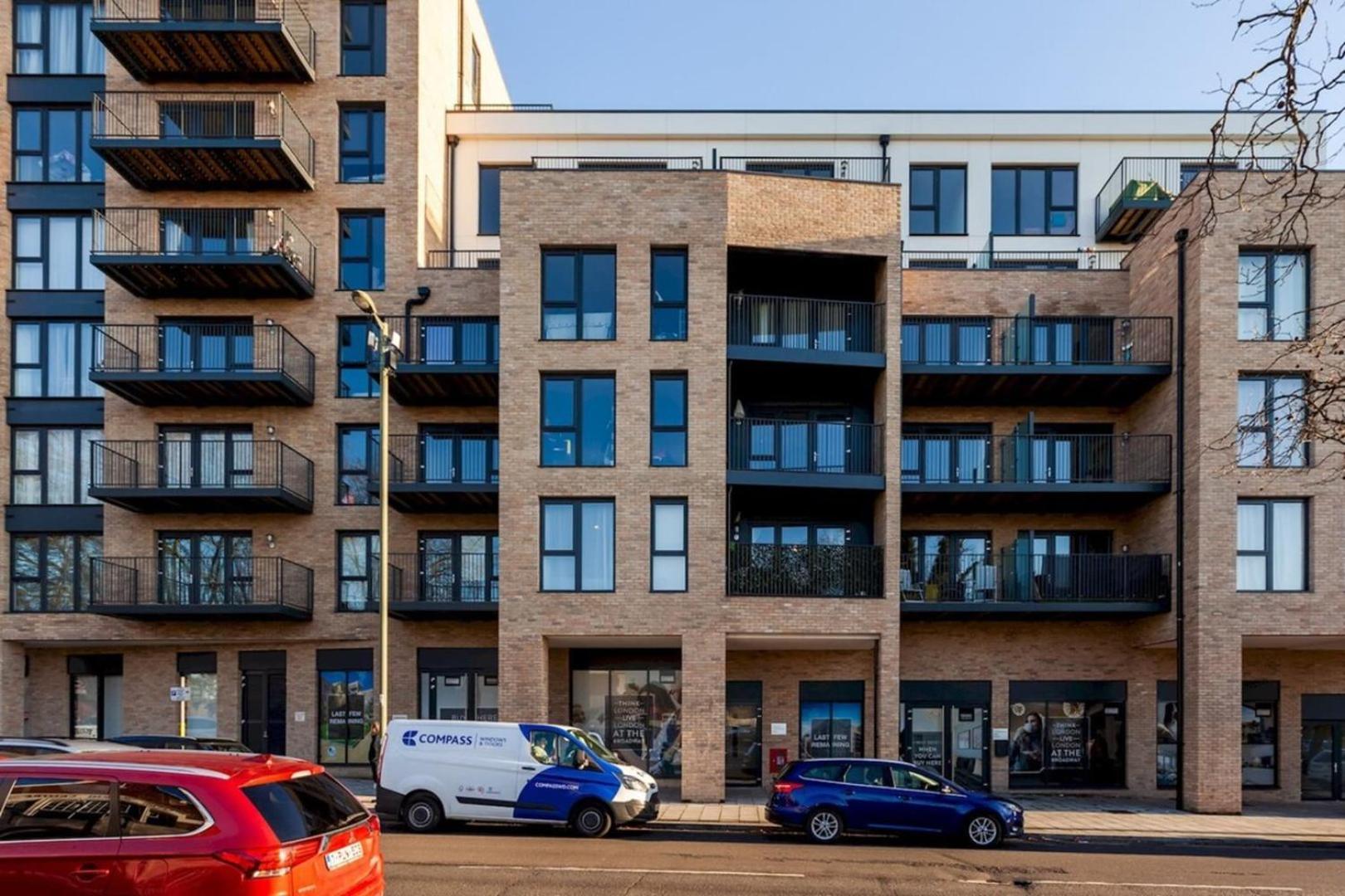 Classy Cricklewood Home ลอนดอน ภายนอก รูปภาพ