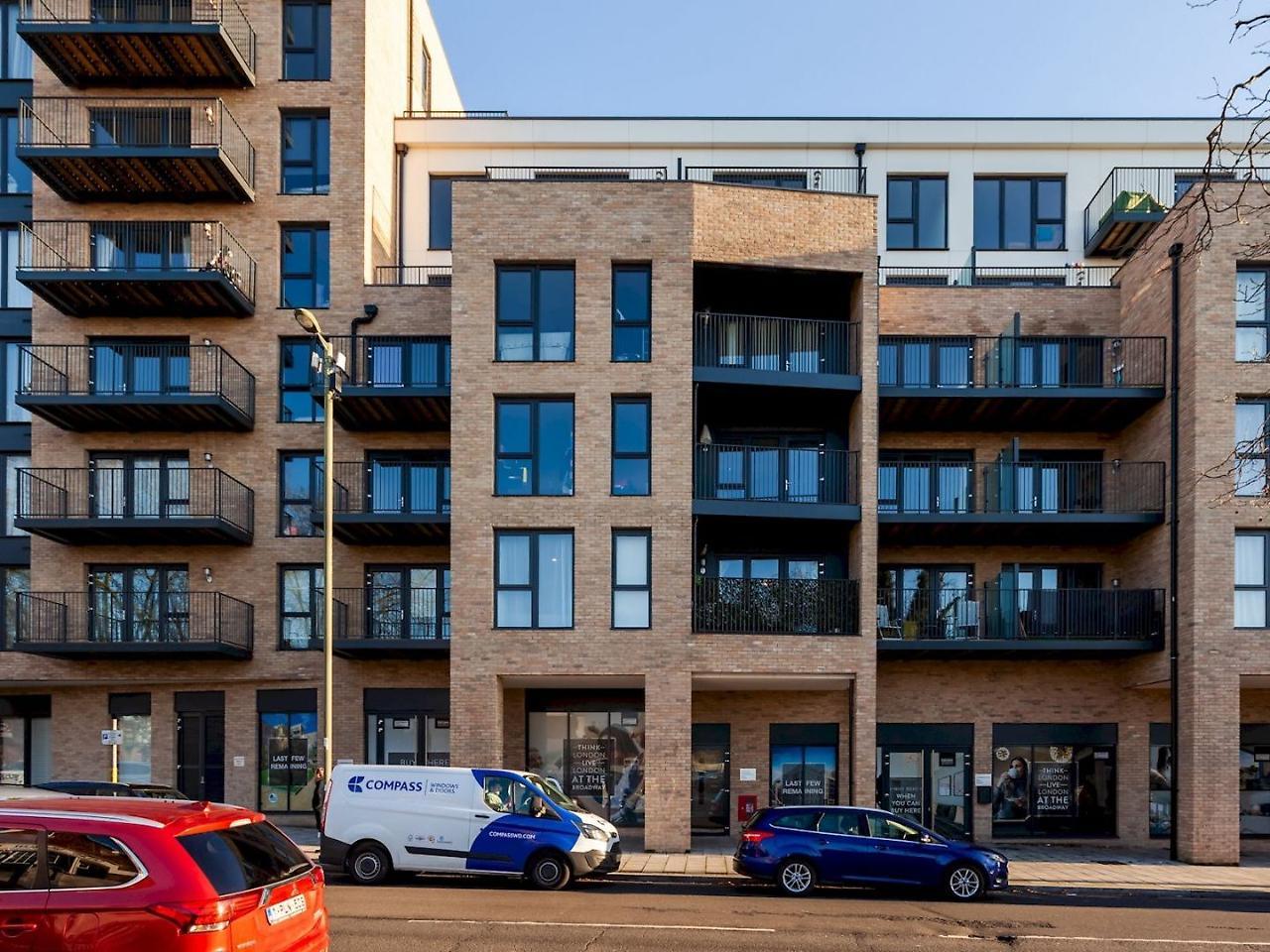 Classy Cricklewood Home ลอนดอน ภายนอก รูปภาพ