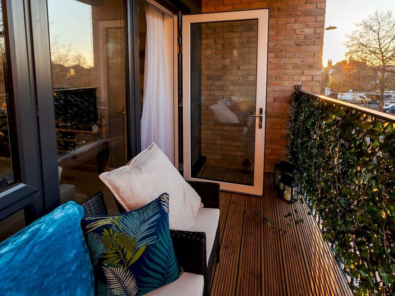 Classy Cricklewood Home ลอนดอน ภายนอก รูปภาพ