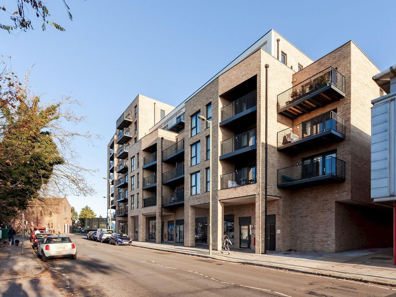 Classy Cricklewood Home ลอนดอน ภายนอก รูปภาพ